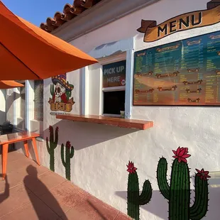 Cute outdoor dining on the sidewalk