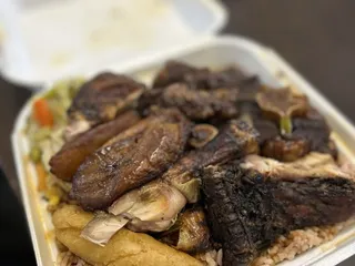 Flava Kitchen & Mini MKT