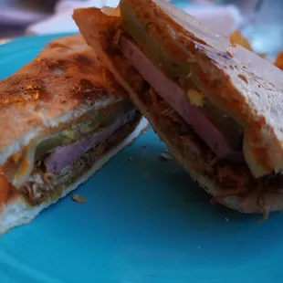 Cubano Con Huevo