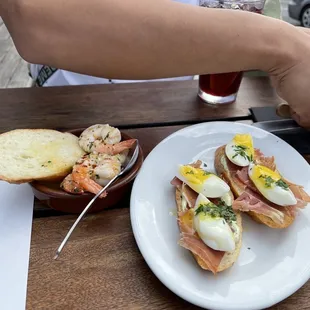 Gambas + Jamon EVOO toast