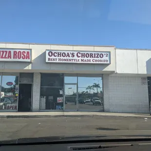 the outside of a restaurant