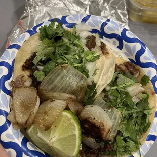 Cabeza and tripa tacos