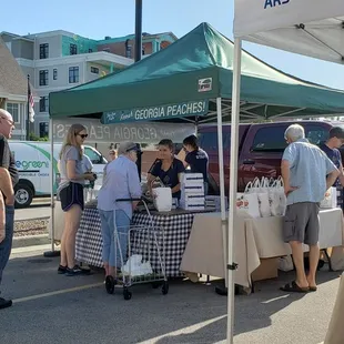 The only vendor with a line.