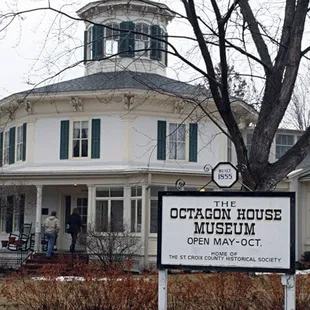 Octagon House