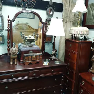 As Always "A Good Pickens Experience" Come in To October Moon Antiques and Check Us Out.   #octobermoonantiques #chesapeke #suffolk#vabeach