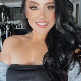 Lizzy D.