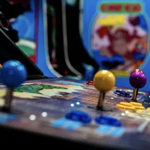 a close up of a pinball game