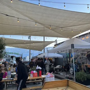 Big courtyard area to sit