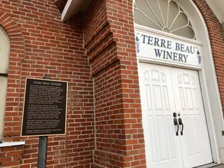 Terre Beau Vineyards/Winery