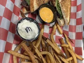 Rosco’s Sports Bar and Grill