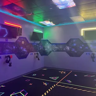 Virtual reality room. This is next to the dining area, so parents had a great time watching their kids play.