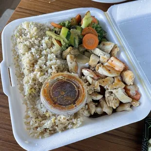 Shrimp H7. Chicken and Shrimp Hibachi Dinner