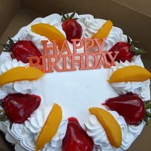 This Tres Leches cake with fruit toppings was wonderful. ¡Feliz cumpleaños Lita!