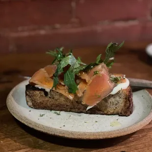 Smoked salmon toast