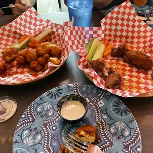 food, fried chicken, fried chicken wings, chicken wings and fried chicken, chicken wings, bbq wings, chicken, poultry, bbq chicken