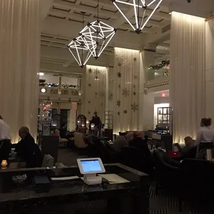 The restaurant in lobby.