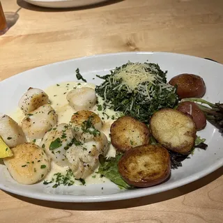 Pan-Seared Sea Scallops*