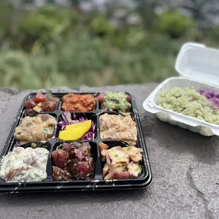 Poke sampler ($39.99) with sushi rice  IG: @ohmyono