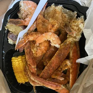 1 lb. Snow Crabs Platter plus 5 jumbo shrimp