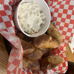 Cinnamon breadsticks