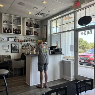 Bar and pay station