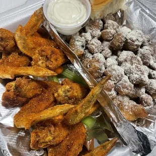 food, fried chicken, fried chicken wings, chicken wings and fried chicken, chicken wings, bbq wings, chicken, poultry, bbq chicken