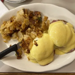 Eggs Benedict home fries
