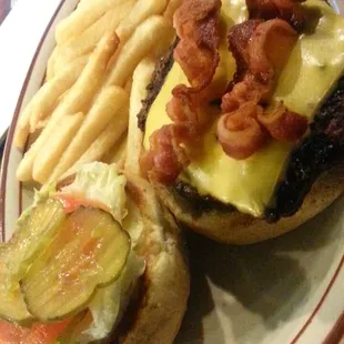 Bacon cheeseburger. .. you can tell the owner buys quality meats.  I really loved this burger n fries.