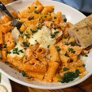 pasta dish, pasta, food