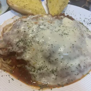 Baked spaghetti with meat sauce