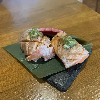 Seared Salmon Toro Nigiri (2pcs)