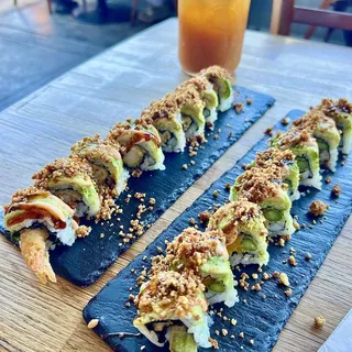 Veggie Tiger Roll (8) (21) (Vegan Mayo)