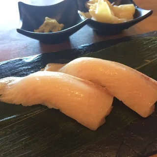 Hamachi Toro Nigiri (2pcs)