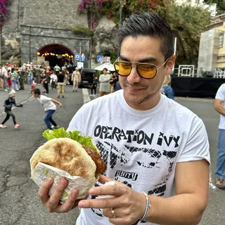 Mauricio G.