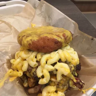 Mac N cheese Heaven burger