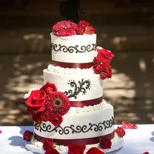 Neapolitan cake with non-dairy cream