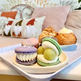 Fat macarons  Creme puffs