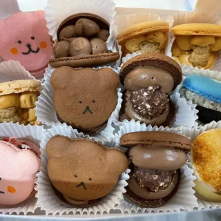 strawberry bear macaron