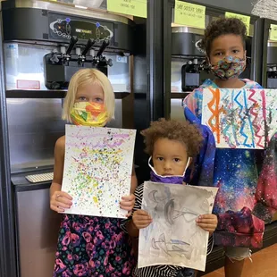 Kids save $1 on their yogurt in exchange for their
original artwork.