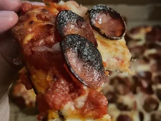 Dawghouse Pizza & Bar