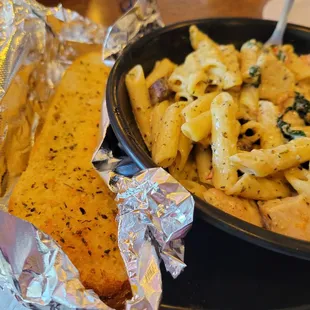 Spinachand Chicken Alfredo