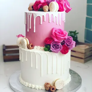 Floral drip cake