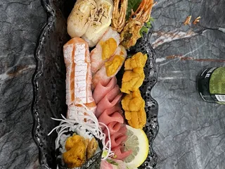 Hatorando Sushi & Sports Bar