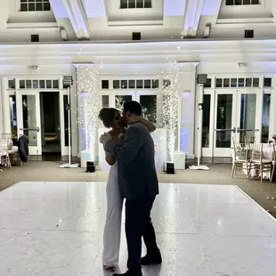 Billy arranged a private dance for us at the end of the night. 3