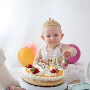 1 year old cake smash photo session