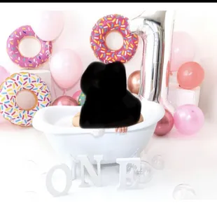 Tiny bath tub was included in the photoshoot