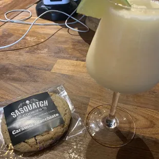 Kava coolada and a caramel machiatto cookie. Yum!