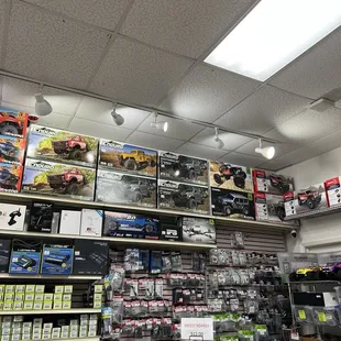 Lots of RC remote control parts and ready to run rigs