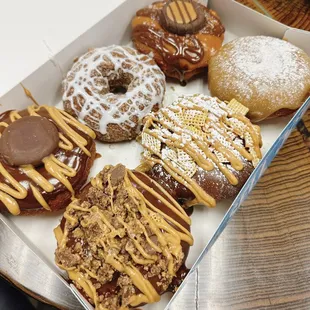 food, dough desserts, donuts