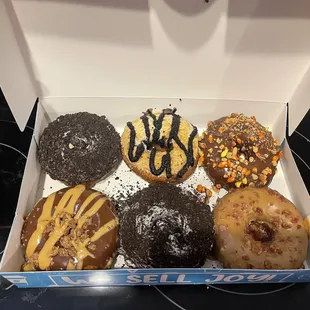 food, dough desserts, donuts